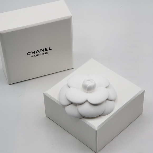Chanel Ceramic White Camellia Fragrance Diffuser - Picture 1 of 8